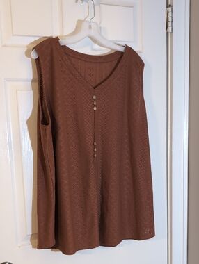 Sleeveless Lace-Pointelle Button Tank Top - Brown